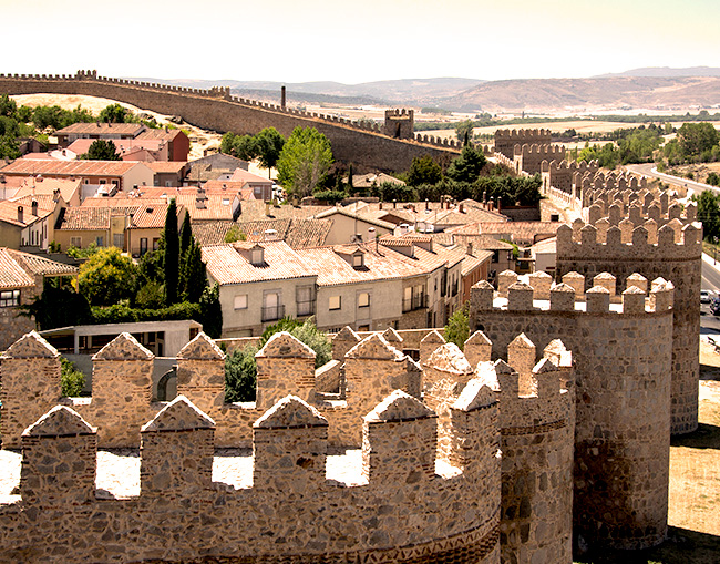 Murallas medievales de Ávila y casco histórico