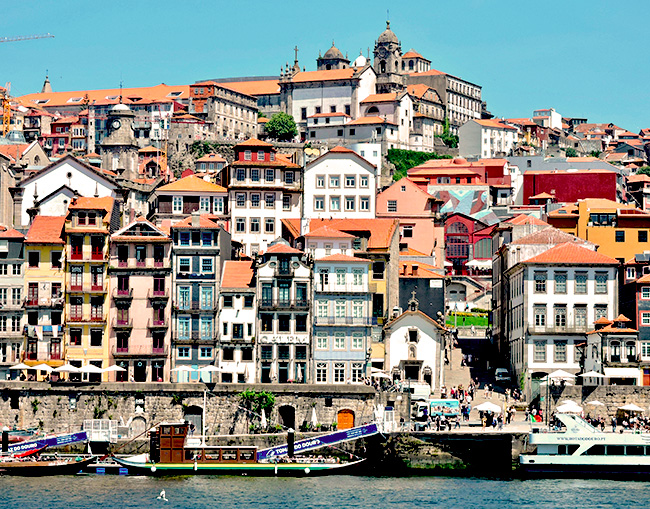 Ribeira de Oporto junto al río Duero